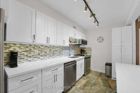 Photo 8 at 904 - 250 Scarlett Road, Smythe, Toronto