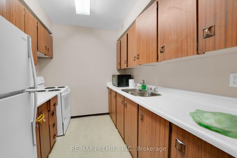 Photo 38 at 904 - 250 Scarlett Road, Smythe, Toronto