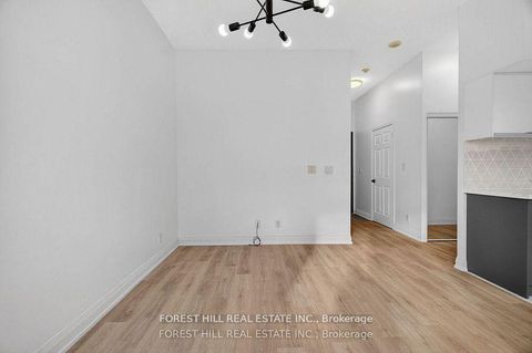 Photo 4 at 102 - 5940 Yonge Street, Newtonbrook West, Toronto