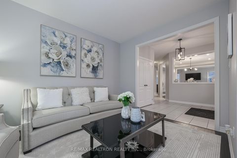 Photo 4 at 30 Terry Crescent, Bowmanville, Clarington