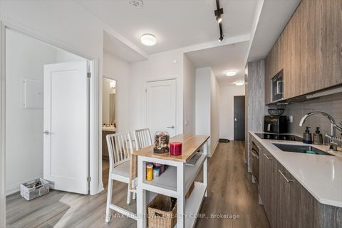 Photo 8 at 802 - 286 Main Street, Danforth, Toronto