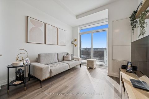 Photo 9 at 802 - 286 Main Street, Danforth, Toronto