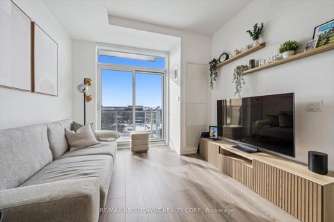 Photo 10 at 802 - 286 Main Street, Danforth, Toronto