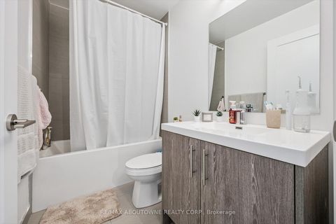 Photo 15 at 802 - 286 Main Street, Danforth, Toronto