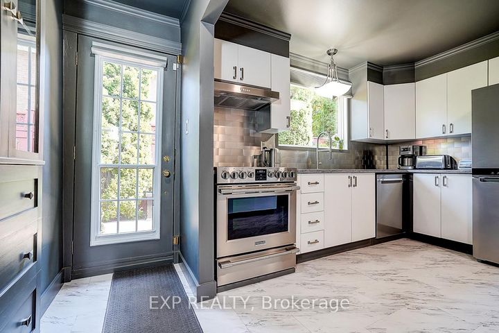 Photo 10 at 62 Kempsell Crescent, Don Valley Village, Toronto