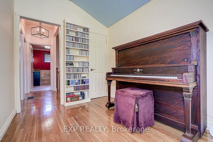 Photo 14 at 62 Kempsell Crescent, Don Valley Village, Toronto