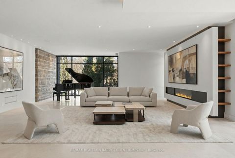 Photo 2 at 103 Old Colony Road, Windfields, Toronto