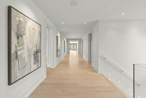 Photo 8 at 103 Old Colony Road, Windfields, Toronto