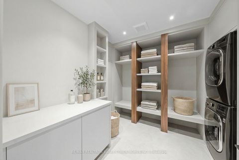 Photo 20 at 103 Old Colony Road, Windfields, Toronto