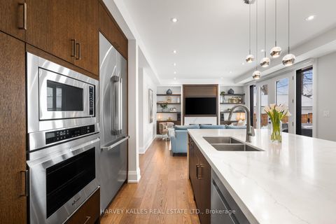 Photo 11 at 39 Amsterdam Avenue, Parkview, Toronto