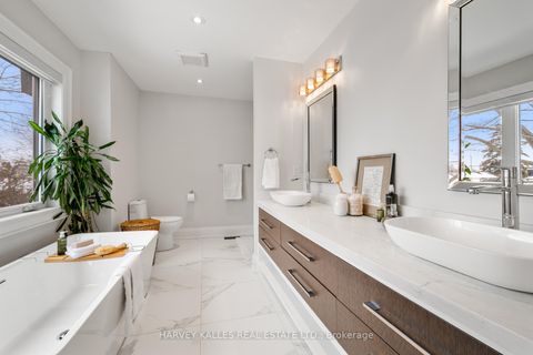 Photo 24 at 39 Amsterdam Avenue, Parkview, Toronto