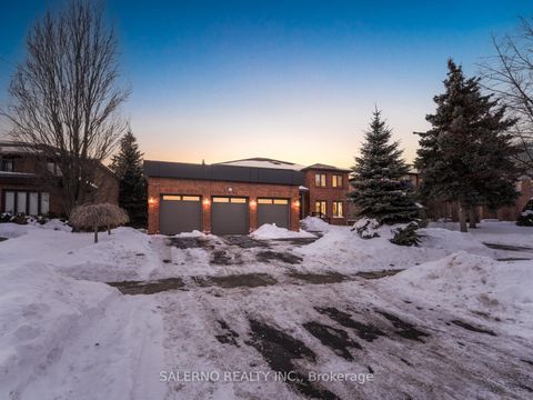 Photo 2 at 118 Torran Road, Islington Woods, Vaughan