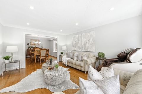 Photo 9 at 118 Torran Road, Islington Woods, Vaughan