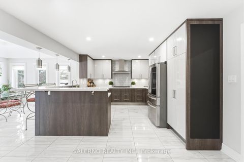 Photo 12 at 118 Torran Road, Islington Woods, Vaughan