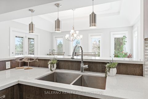 Photo 16 at 118 Torran Road, Islington Woods, Vaughan