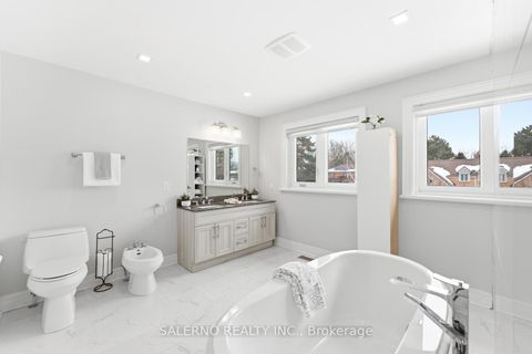 Photo 26 at 118 Torran Road, Islington Woods, Vaughan