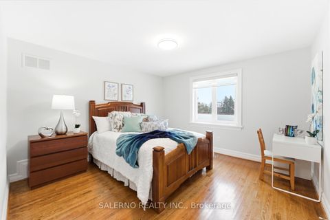 Photo 32 at 118 Torran Road, Islington Woods, Vaughan