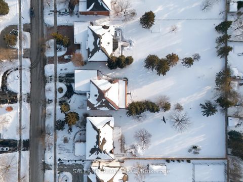 Photo 49 at 118 Torran Road, Islington Woods, Vaughan