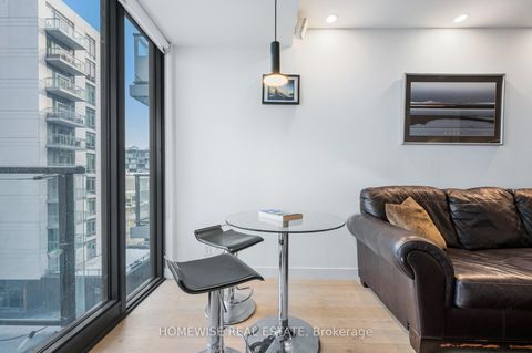 Photo 6 at 1009 - 111 Bathurst Street, Waterfront Communities C1, Toronto