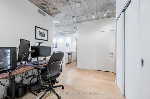 Photo 12 at 1009 - 111 Bathurst Street, Waterfront Communities C1, Toronto