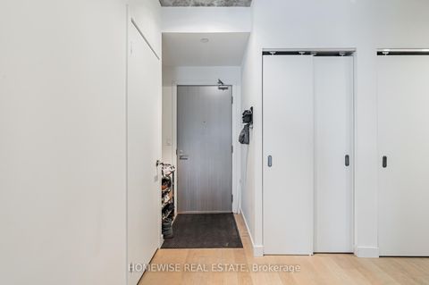 Photo 14 at 1009 - 111 Bathurst Street, Waterfront Communities C1, Toronto