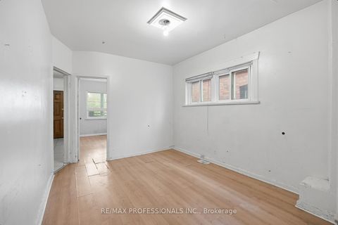 Photo 4 at 127 Kane Avenue, Eglinton West, Toronto