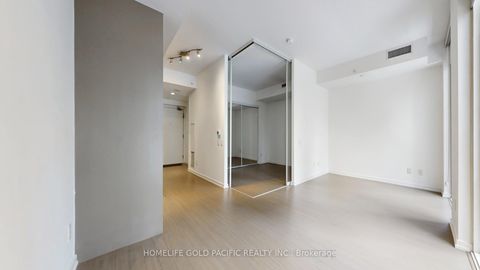 Photo 11 at 1005 - 101 Peter Street W, Waterfront Communities C1, Toronto