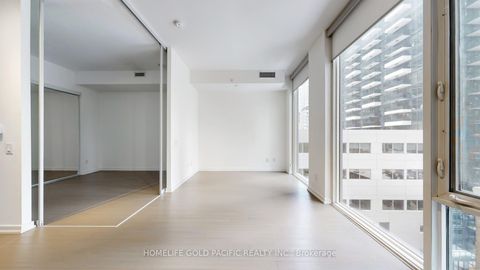 Photo 12 at 1005 - 101 Peter Street W, Waterfront Communities C1, Toronto