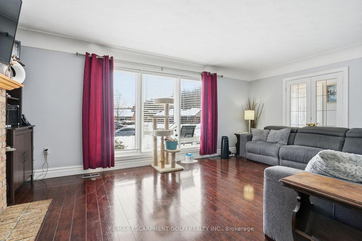 Photo 10 at 7 Piott Court, Stoney Creek, Hamilton