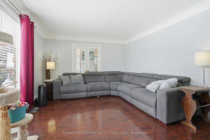 Photo 11 at 7 Piott Court, Stoney Creek, Hamilton