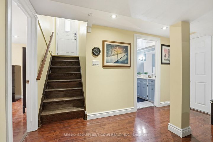 Photo 24 at 7 Piott Court, Stoney Creek, Hamilton