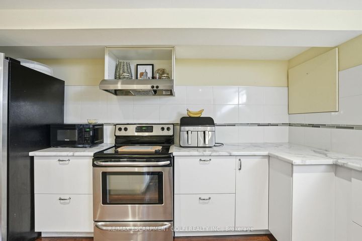 Photo 27 at 7 Piott Court, Stoney Creek, Hamilton