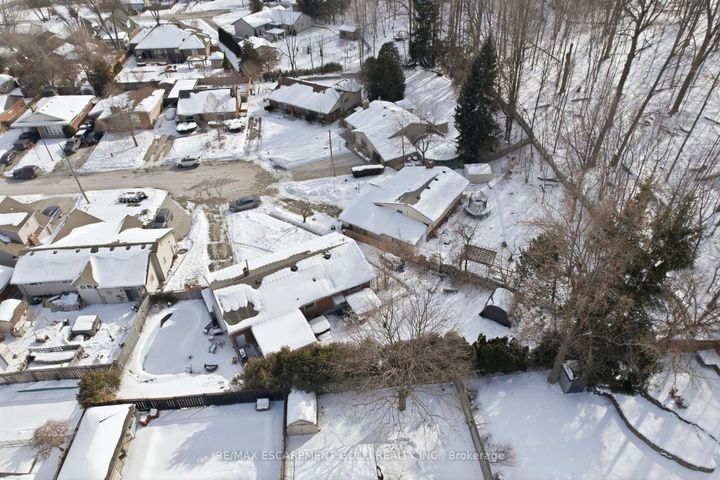 Photo 32 at 7 Piott Court, Stoney Creek, Hamilton