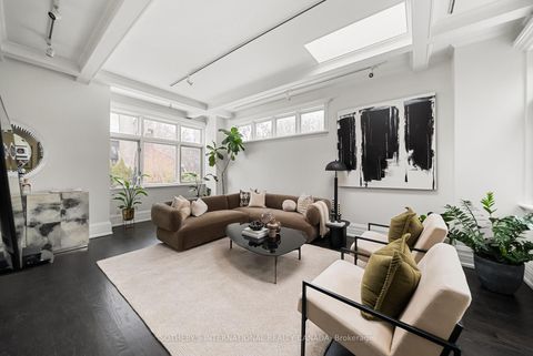 Photo 15 at 92 Woodlawn Avenue, St. Clair, Toronto