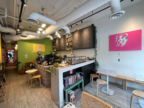 Photo 7 at 101 - 799 College Street, Bellwoods, Toronto