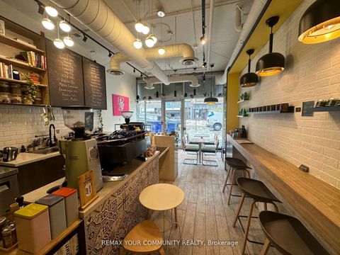 Photo 8 at 101 - 799 College Street, Bellwoods, Toronto