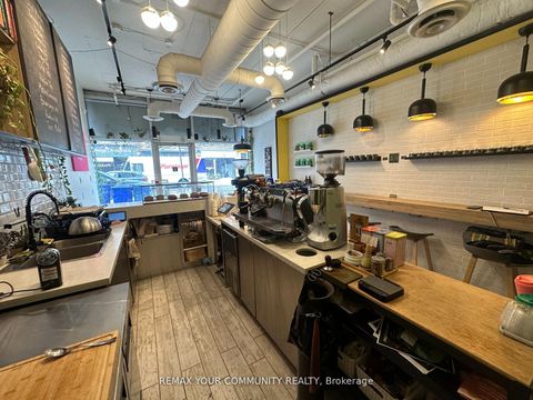 Photo 9 at 101 - 799 College Street, Bellwoods, Toronto