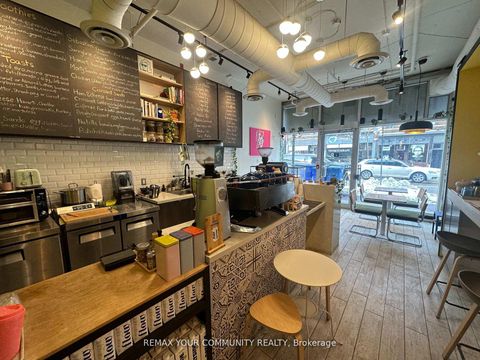 Photo 11 at 101 - 799 College Street, Bellwoods, Toronto