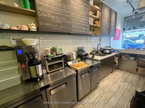 Photo 12 at 101 - 799 College Street, Bellwoods, Toronto