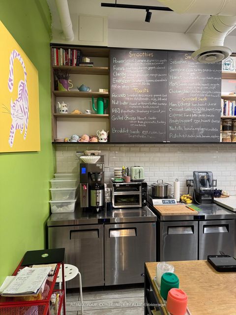 Photo 13 at 101 - 799 College Street, Bellwoods, Toronto