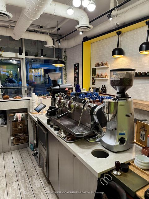 Photo 15 at 101 - 799 College Street, Bellwoods, Toronto