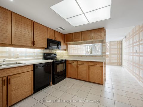 Photo 13 at 212 - 5444 Yonge Street, Willowdale West, Toronto