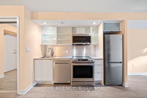 Photo 7 at 805 - 25 Telegram Mews, Waterfront Communities C1, Toronto