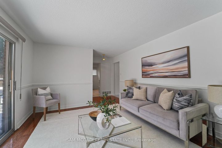 Photo 11 at 44 Madrid Crescent, Central Park, Brampton