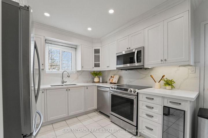 Photo 14 at 44 Madrid Crescent, Central Park, Brampton