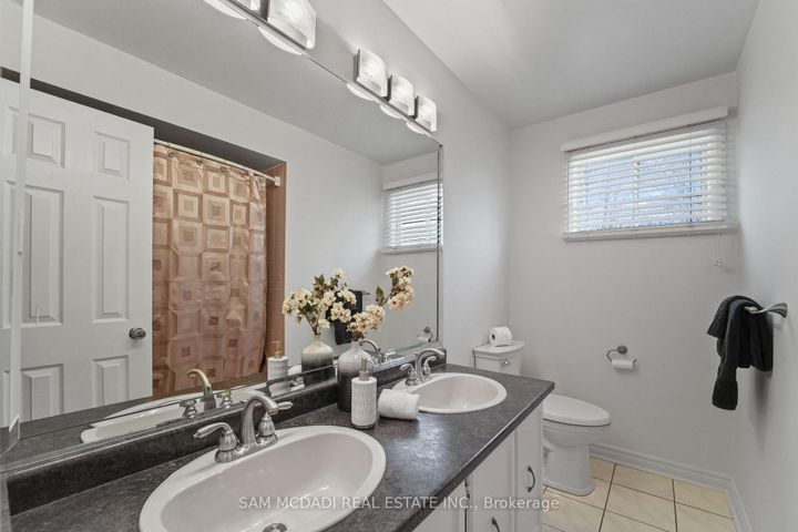 Photo 23 at 44 Madrid Crescent, Central Park, Brampton