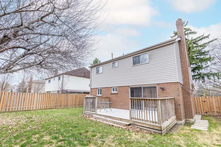 Photo 41 at 44 Madrid Crescent, Central Park, Brampton