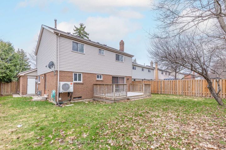 Photo 42 at 44 Madrid Crescent, Central Park, Brampton