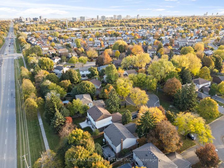 Photo 46 at 44 Madrid Crescent, Central Park, Brampton