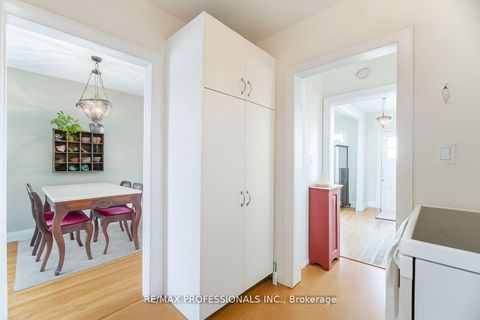 Photo 9 at 40 Warren Crescent, Lambton Baby Point, Toronto